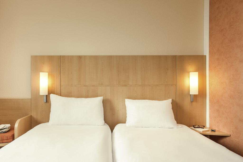Ibis 3*